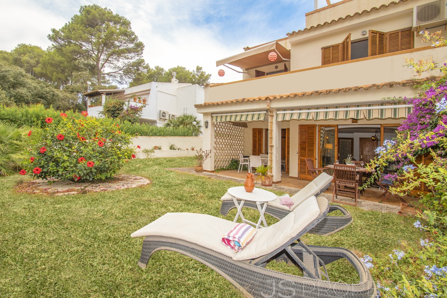 LOVELY APARTMENT IN THE QUIET RESIDENTIAL AREA OF CALA SAN VICENTE 